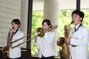 中学生による演奏